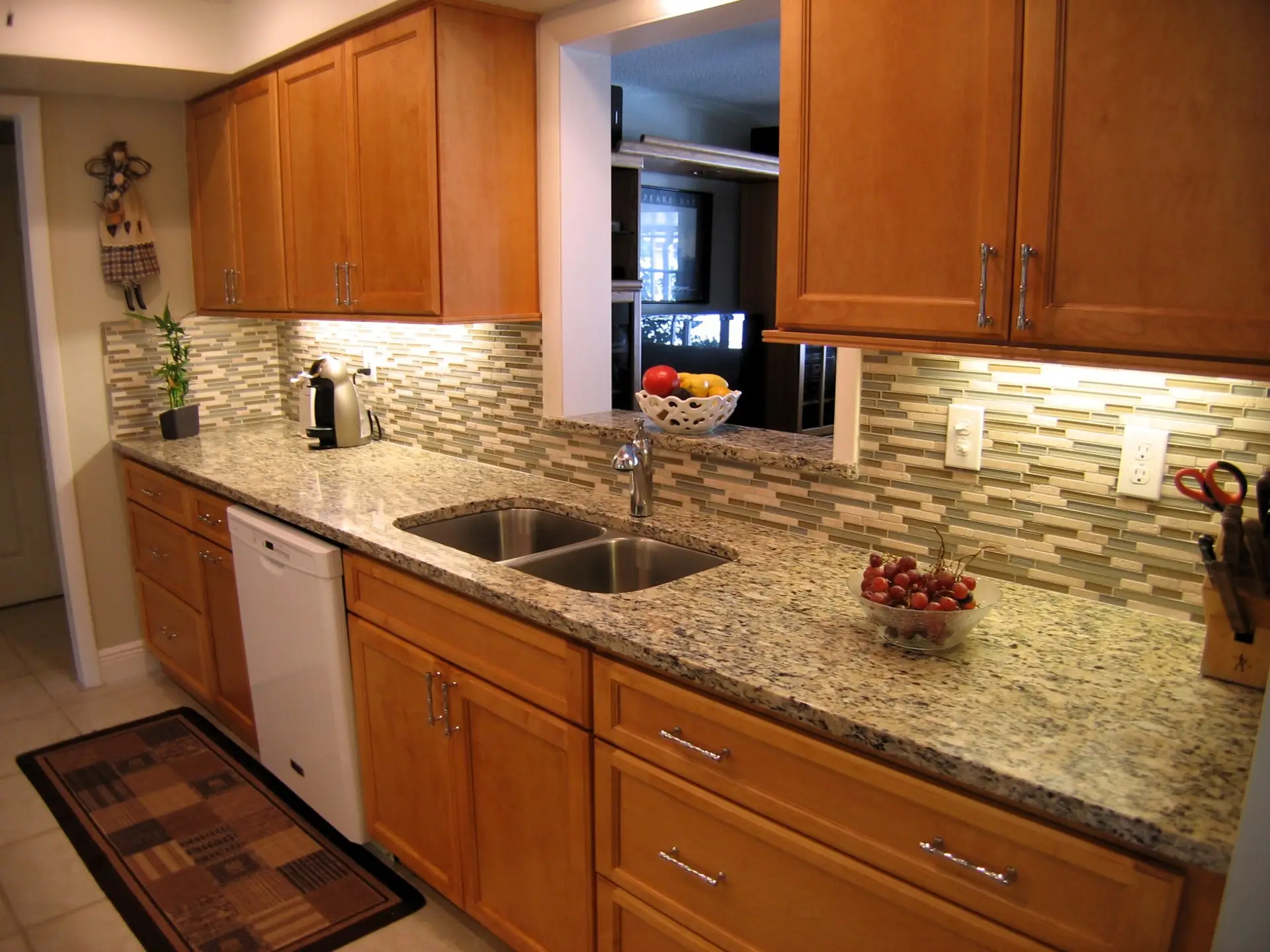 Maple Stratford cabinet door with Butterscotch stain on a budget-friendly kitchen remodel